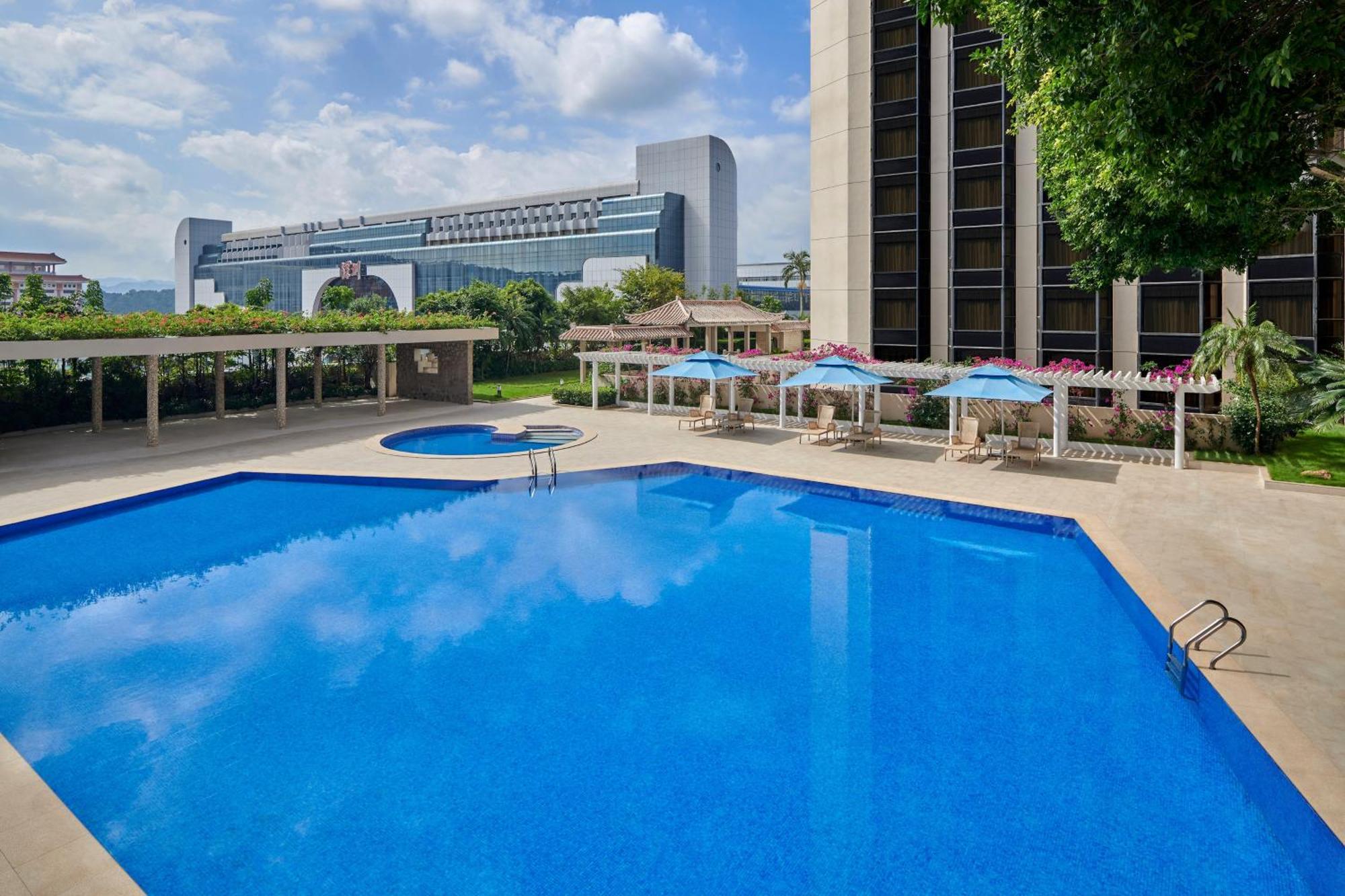 Shangri-La Shenzhen - Nearby Luohu Border, Outdoor Swimming Pool Экстерьер фото